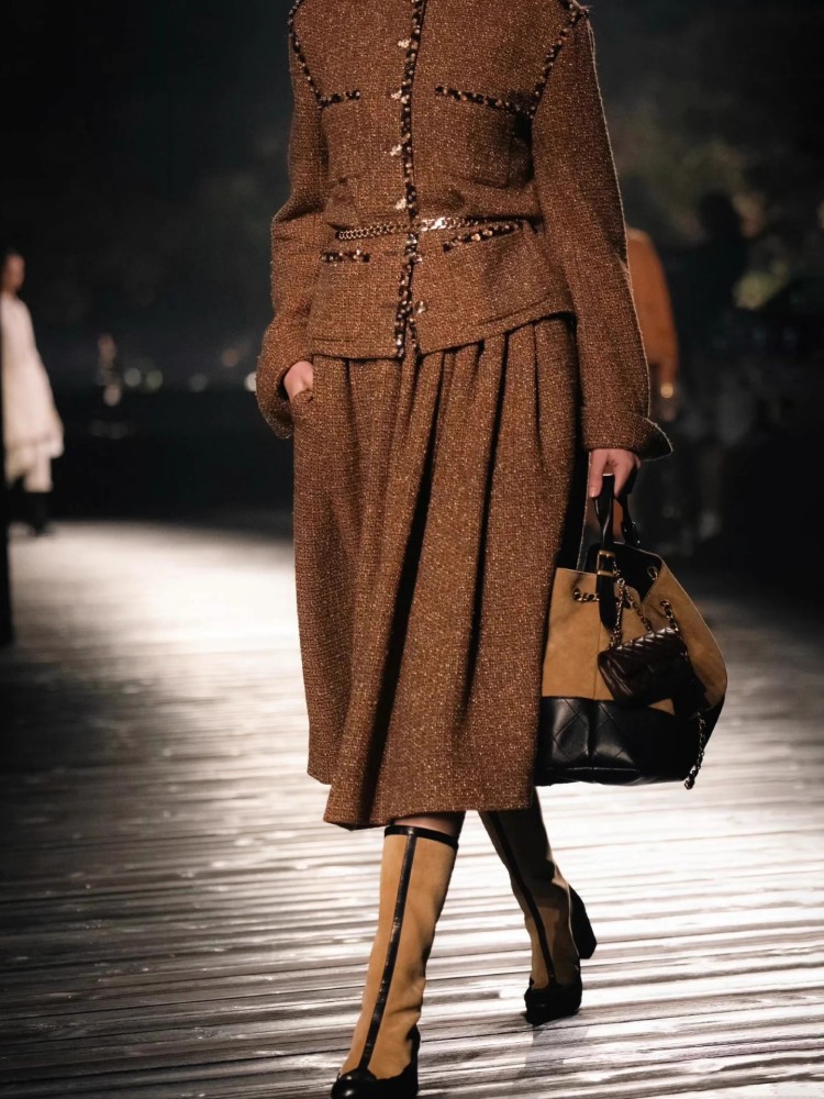女性のエレガントなターンダウンカラースパンコールツイードジャ - Wool Suit Jacket のレビューと価格